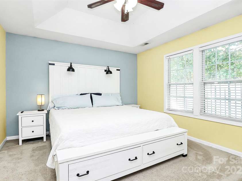 9212 Scotts Elm Court, Charlotte, NC 28215.  MLS# CAR4253200, YatesRealty ID 15094. 