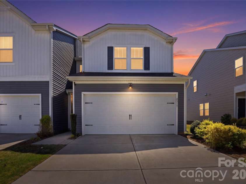 2317 Belterra Drive, Charlotte, NC 28216.  MLS# CAR4371534, YatesRealty ID 15095. 
