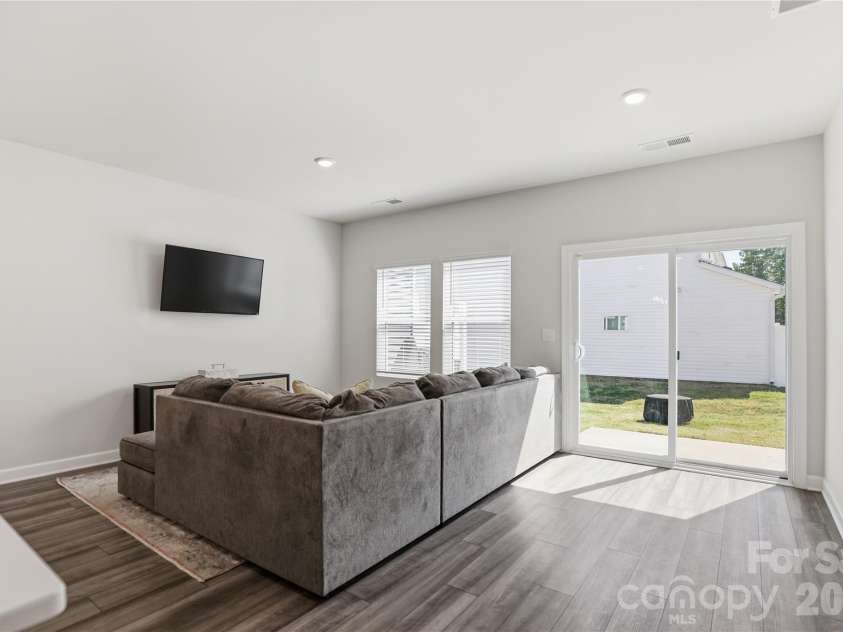 2317 Belterra Drive, Charlotte, NC 28216.  MLS# CAR4371534, YatesRealty ID 15095. 