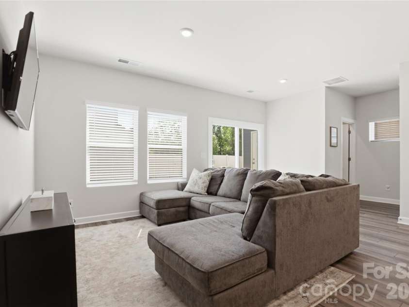 2317 Belterra Drive, Charlotte, NC 28216.  MLS# CAR4371534, YatesRealty ID 15095. 