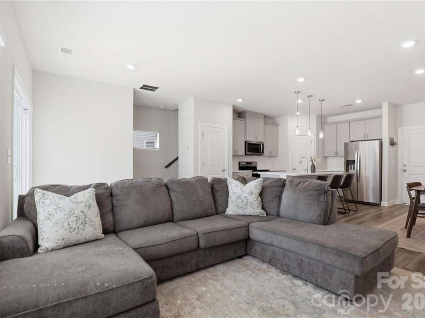 2317 Belterra Drive, Charlotte, NC 28216.  MLS# CAR4371534, YatesRealty ID 15095. 