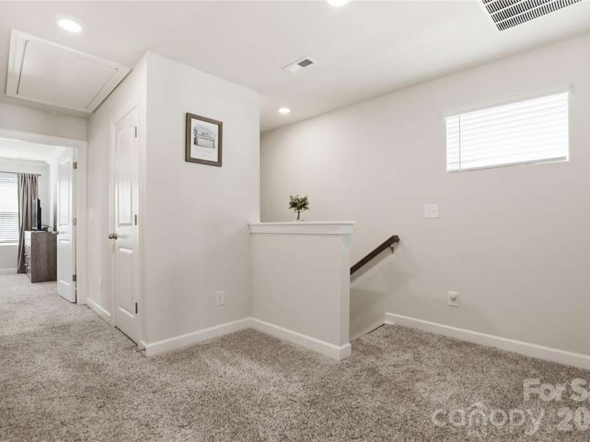 2317 Belterra Drive, Charlotte, NC 28216.  MLS# CAR4371534, YatesRealty ID 15095. 