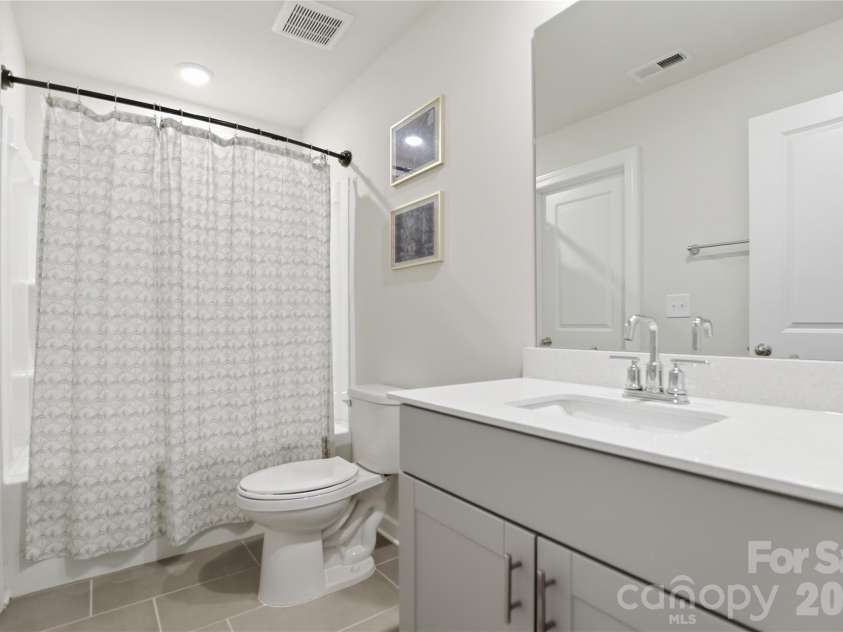 2317 Belterra Drive, Charlotte, NC 28216.  MLS# CAR4371534, YatesRealty ID 15095. 