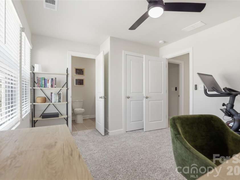 2317 Belterra Drive, Charlotte, NC 28216.  MLS# CAR4371534, YatesRealty ID 15095. 