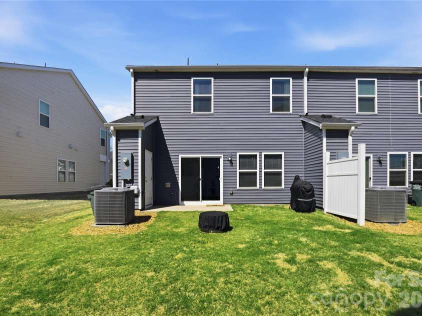 2317 Belterra Drive, Charlotte, NC 28216.  MLS# CAR4371534, YatesRealty ID 15095. 