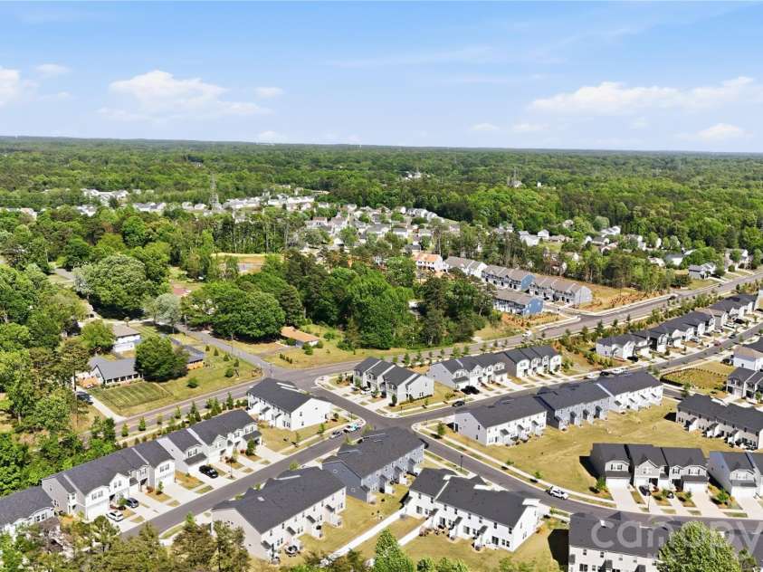 2317 Belterra Drive, Charlotte, NC 28216.  MLS# CAR4371534, YatesRealty ID 15095. 