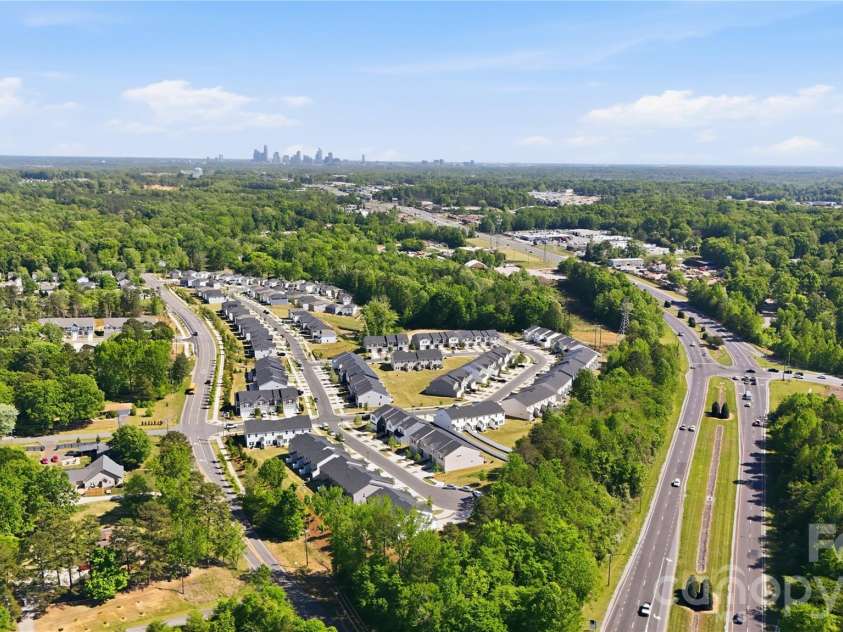 2317 Belterra Drive, Charlotte, NC 28216.  MLS# CAR4371534, YatesRealty ID 15095. 