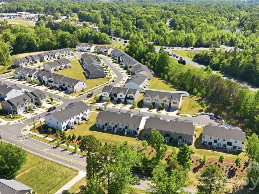 2317 Belterra Drive, Charlotte, NC 28216.  MLS# CAR4371534, YatesRealty ID 15095. 