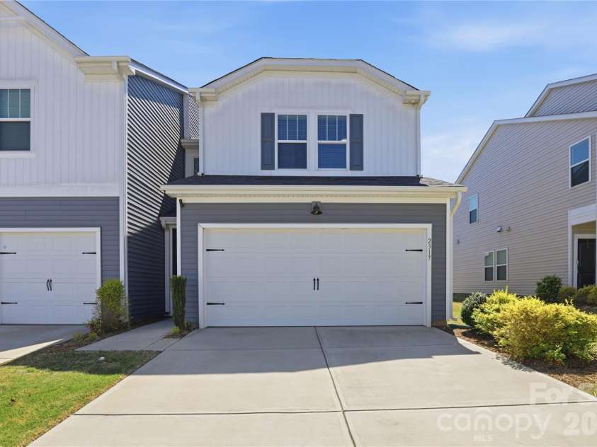 2317 Belterra Drive, Charlotte, NC 28216.  MLS# CAR4371534, YatesRealty ID 15095. 