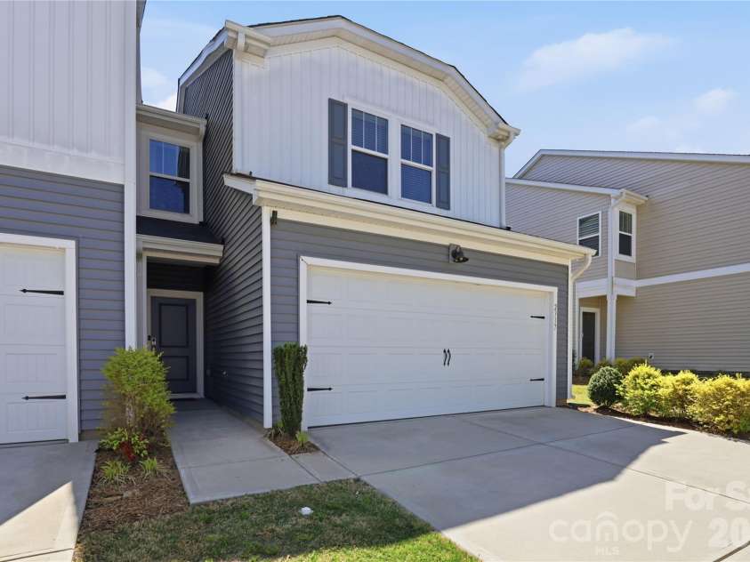 2317 Belterra Drive, Charlotte, NC 28216.  MLS# CAR4371534, YatesRealty ID 15095. 