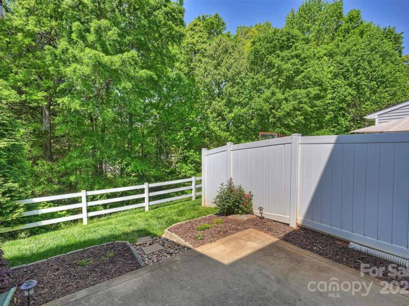 530 Pate Drive, Fort Mill, SC 29715.  MLS# CAR4227711, YatesRealty ID 15095. 