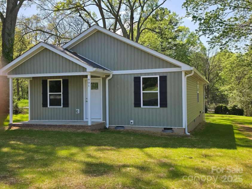 901 3rd Street, Spencer, NC 28159.  MLS# CAR4250732, YatesRealty ID 15096. 