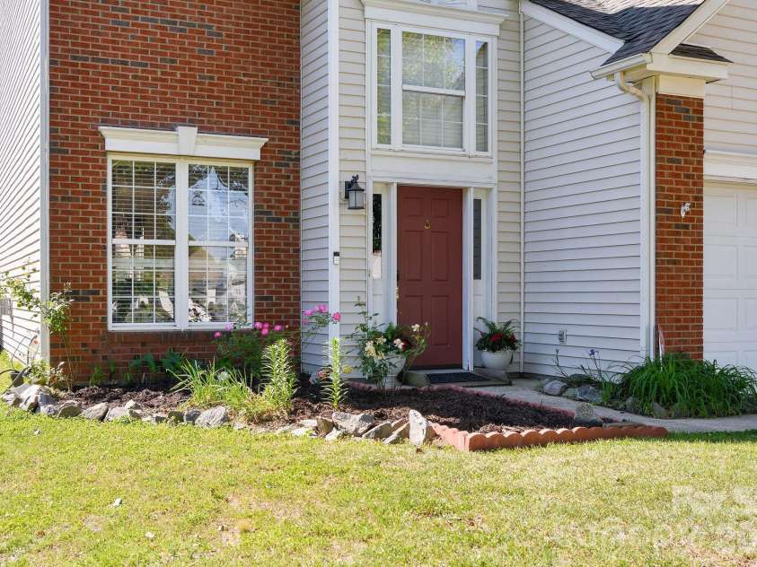 2926 Crawford Brook Lane, Charlotte, NC 28269.  MLS# CAR4373374, YatesRealty ID 15098. 