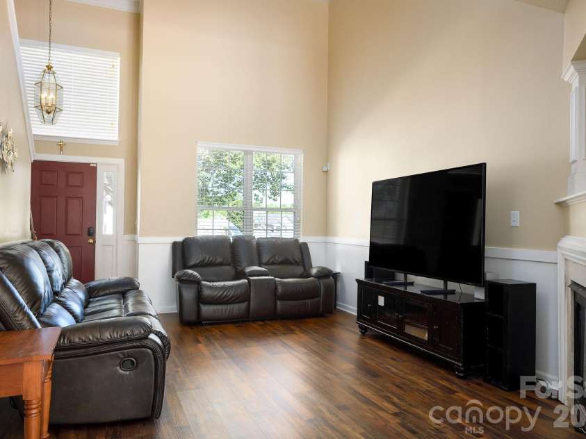 2926 Crawford Brook Lane, Charlotte, NC 28269.  MLS# CAR4373374, YatesRealty ID 15098. 