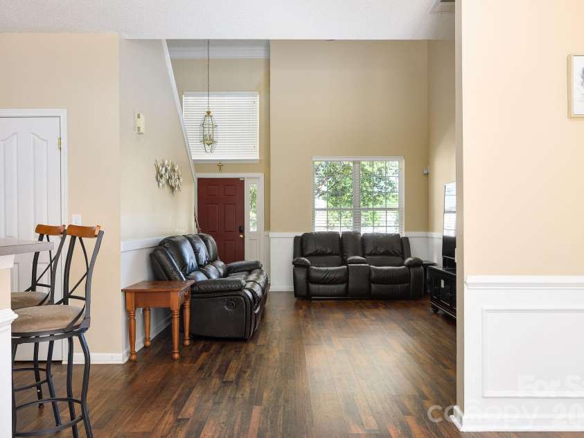 2926 Crawford Brook Lane, Charlotte, NC 28269.  MLS# CAR4373374, YatesRealty ID 15098. 