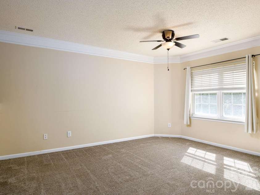 2926 Crawford Brook Lane, Charlotte, NC 28269.  MLS# CAR4373374, YatesRealty ID 15098. 