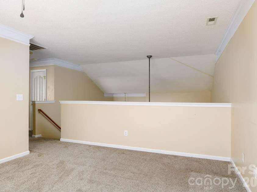 2926 Crawford Brook Lane, Charlotte, NC 28269.  MLS# CAR4373374, YatesRealty ID 15098. 