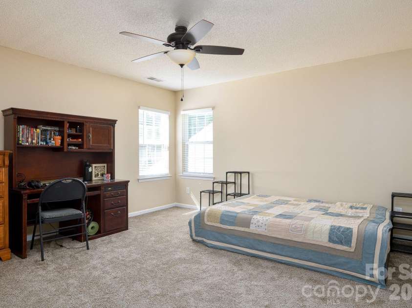 2926 Crawford Brook Lane, Charlotte, NC 28269.  MLS# CAR4373374, YatesRealty ID 15098. 