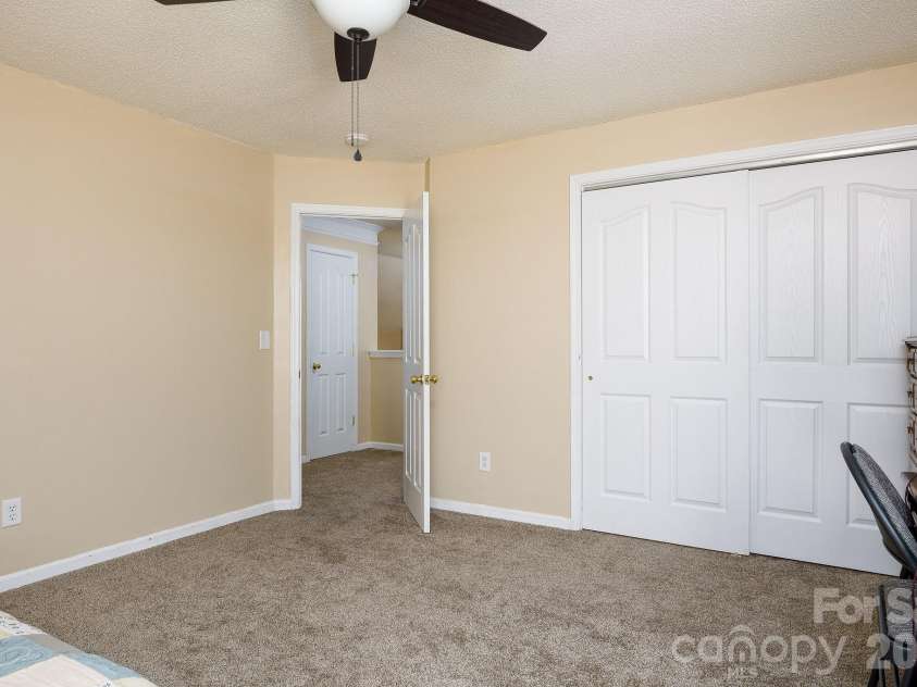 2926 Crawford Brook Lane, Charlotte, NC 28269.  MLS# CAR4373374, YatesRealty ID 15098. 