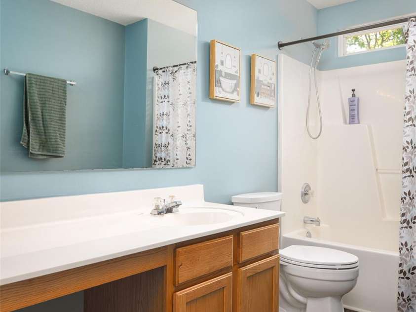 2926 Crawford Brook Lane, Charlotte, NC 28269.  MLS# CAR4373374, YatesRealty ID 15098. 