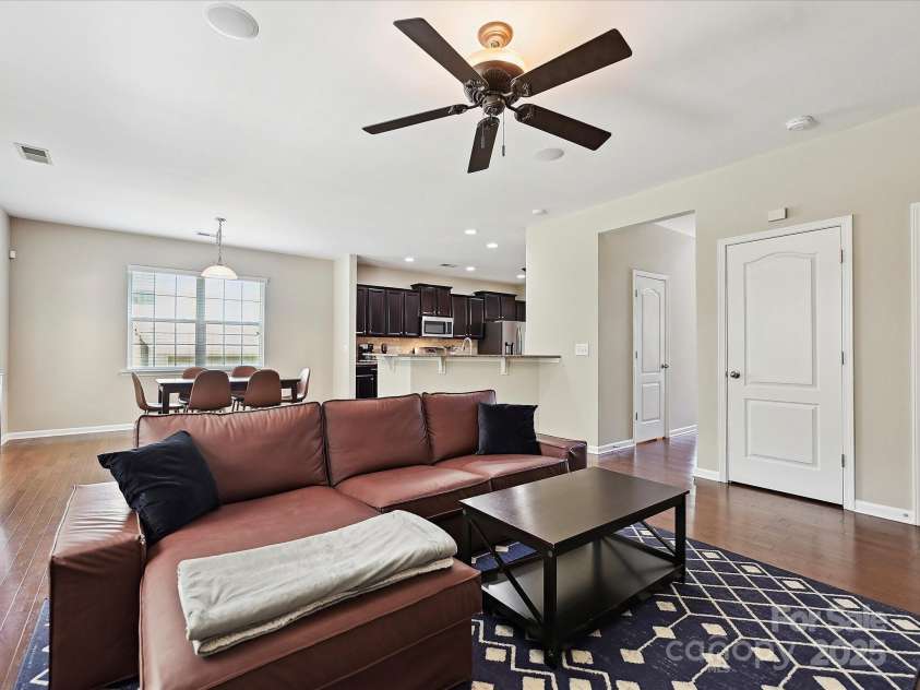 9507 Reid Hall Lane, Matthews, NC 28105.  MLS# CAR4260565, YatesRealty ID 15098. 