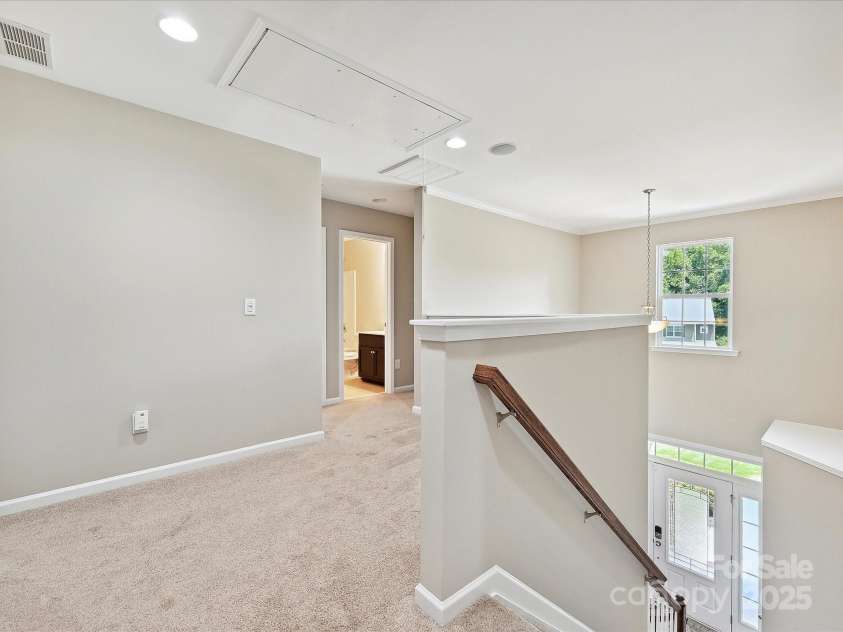 9507 Reid Hall Lane, Matthews, NC 28105.  MLS# CAR4260565, YatesRealty ID 15098. 