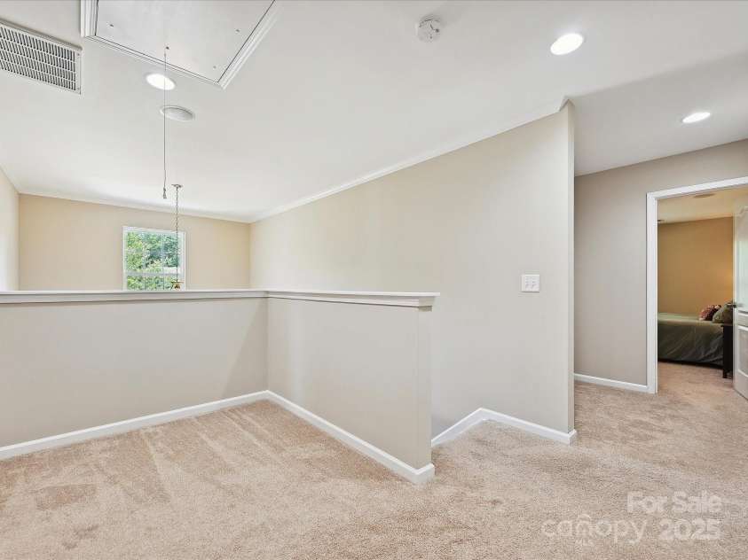 9507 Reid Hall Lane, Matthews, NC 28105.  MLS# CAR4260565, YatesRealty ID 15098. 