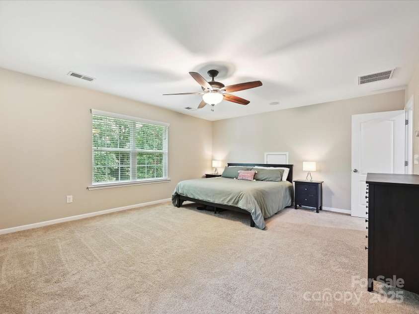 9507 Reid Hall Lane, Matthews, NC 28105.  MLS# CAR4260565, YatesRealty ID 15098. 