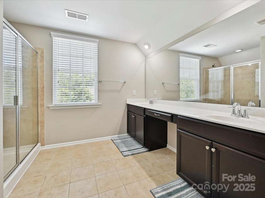 9507 Reid Hall Lane, Matthews, NC 28105.  MLS# CAR4260565, YatesRealty ID 15098. 