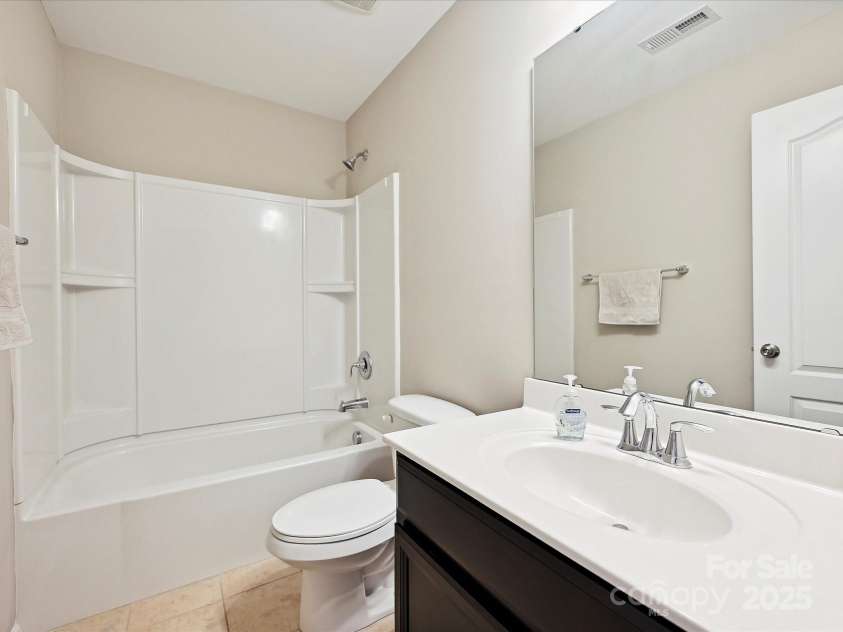 9507 Reid Hall Lane, Matthews, NC 28105.  MLS# CAR4260565, YatesRealty ID 15098. 