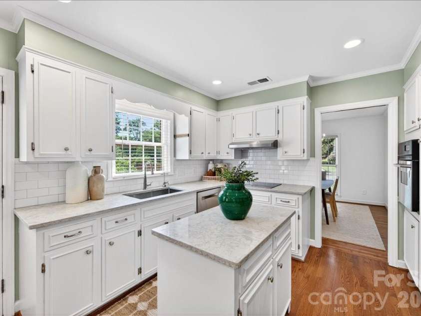 1308 Alfred Street, Charlotte, NC 28211.  MLS# CAR4372417, YatesRealty ID 15099. 