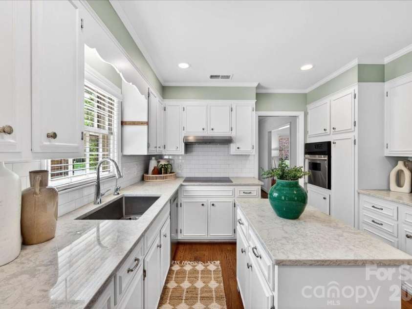 1308 Alfred Street, Charlotte, NC 28211.  MLS# CAR4372417, YatesRealty ID 15099. 