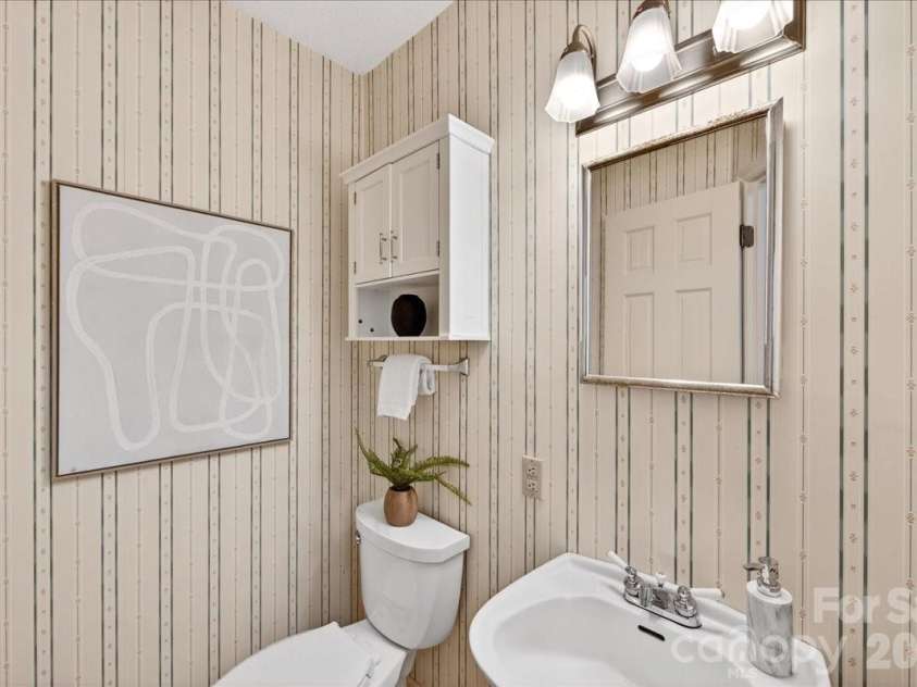 1308 Alfred Street, Charlotte, NC 28211.  MLS# CAR4372417, YatesRealty ID 15099. 