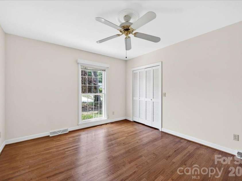 1308 Alfred Street, Charlotte, NC 28211.  MLS# CAR4372417, YatesRealty ID 15099. 