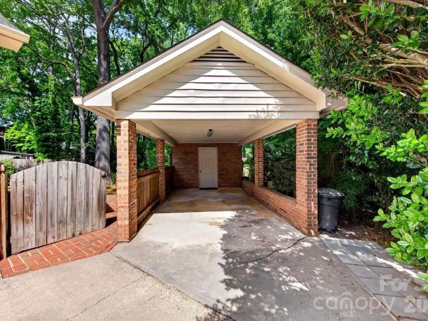 1308 Alfred Street, Charlotte, NC 28211.  MLS# CAR4372417, YatesRealty ID 15099. 