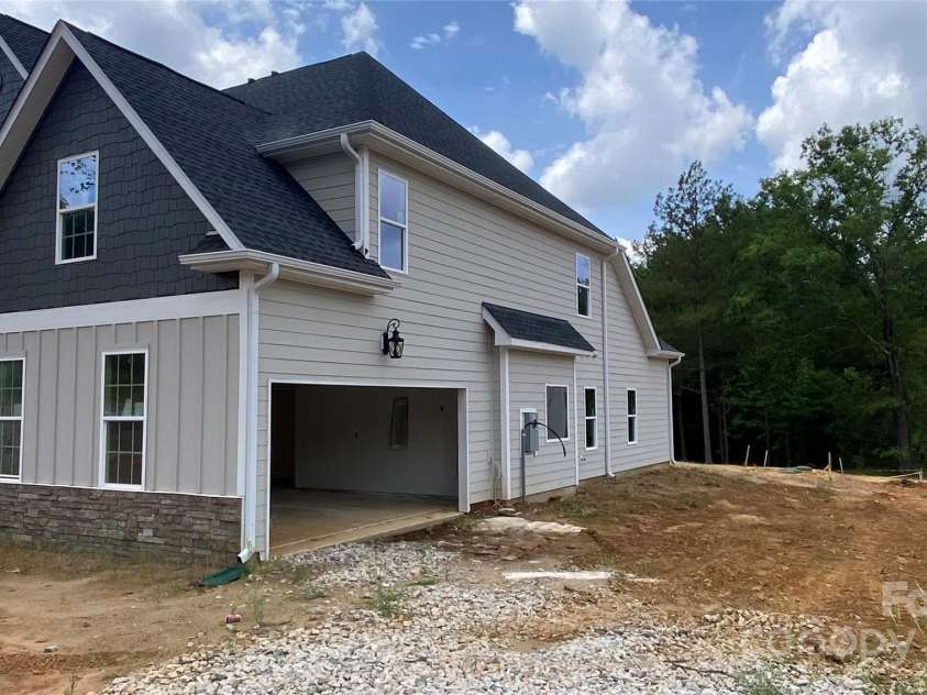 227 Heartland Drive, Rock Hill, SC 29732.  MLS# CAR4196715, YatesRealty ID 1510. Side Garage