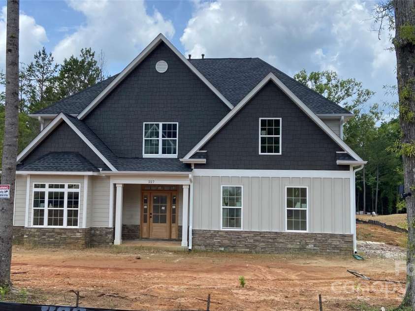 227 Heartland Drive, Rock Hill, SC 29732.  MLS# CAR4196715, YatesRealty ID 1510. Street View