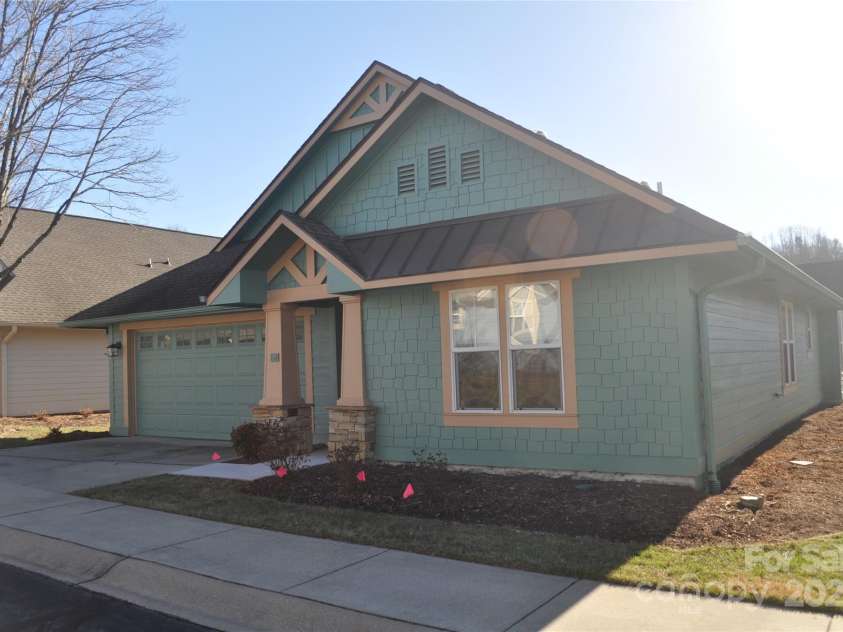 51 Barn Owl Way, Hendersonville, NC 28792.  MLS# CAR4328373, YatesRealty ID 1510. 51 Barn Owl