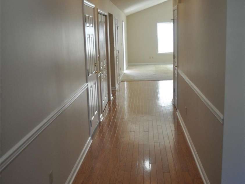 51 Barn Owl Way, Hendersonville, NC 28792.  MLS# CAR4328373, YatesRealty ID 1510. Main Hall