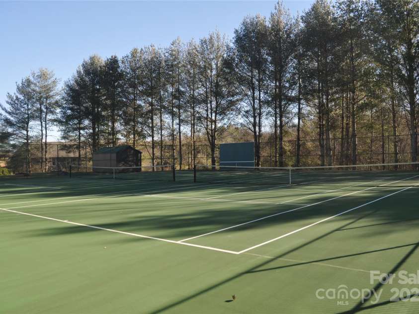 51 Barn Owl Way, Hendersonville, NC 28792.  MLS# CAR4328373, YatesRealty ID 1510. Tennis/pickleball
