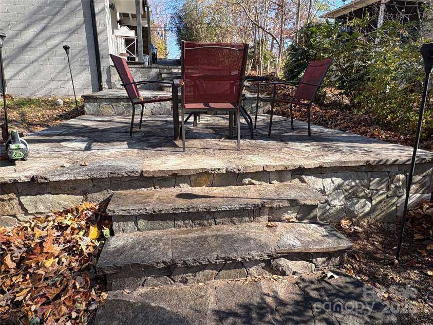114 Broadway Avenue, Tryon, NC 28782.  MLS# CAR4322856, YatesRealty ID 15101. 