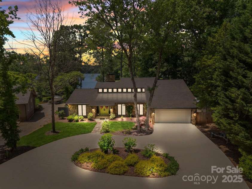 570 Blue Heron Road, Salisbury, NC 28146.  MLS# CAR4257254, YatesRealty ID 15101. 