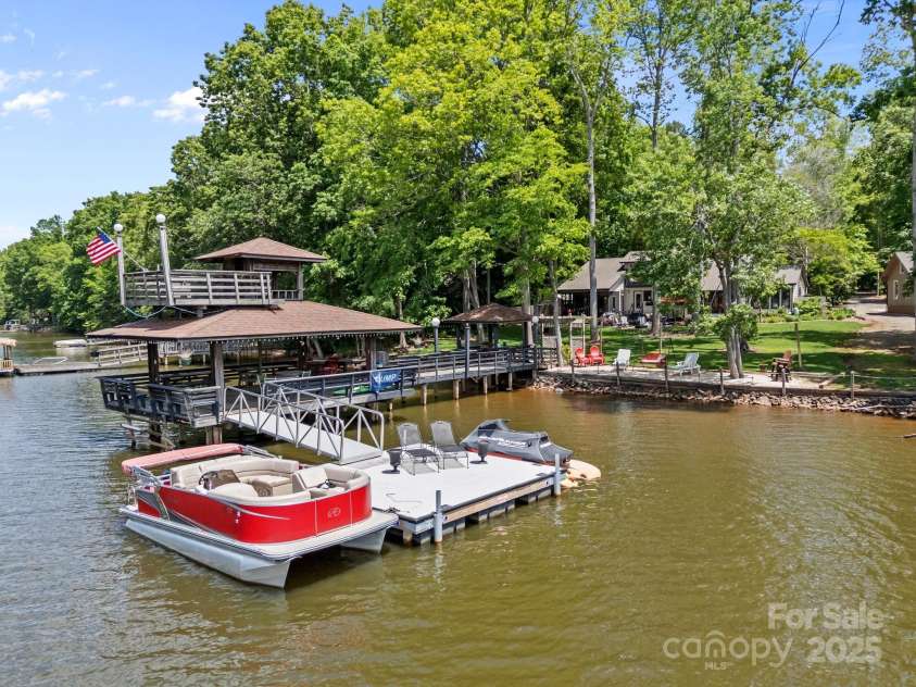 570 Blue Heron Road, Salisbury, NC 28146.  MLS# CAR4257254, YatesRealty ID 15101. 