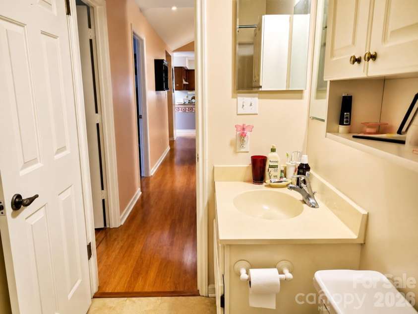 10120 Rockwood Road, Charlotte, NC 28215.  MLS# CAR4352253, YatesRealty ID 15103. 