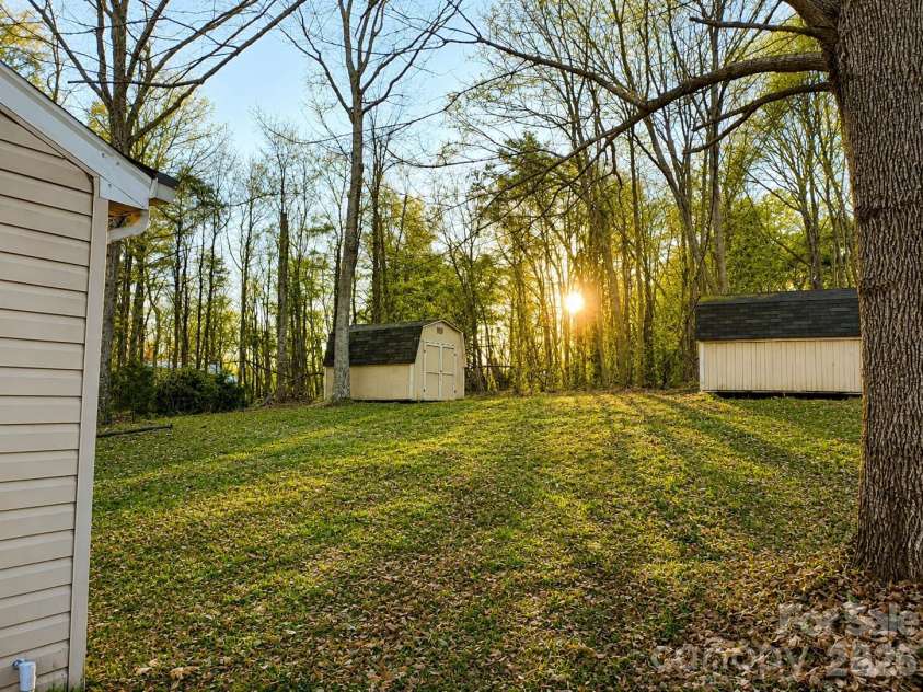 10120 Rockwood Road, Charlotte, NC 28215.  MLS# CAR4352253, YatesRealty ID 15103. 