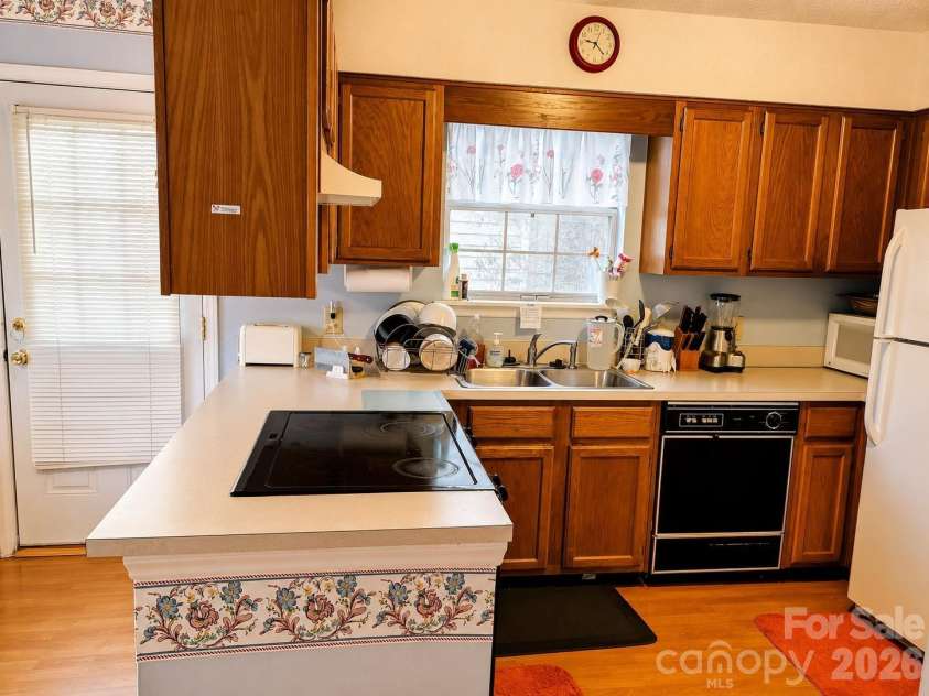 10120 Rockwood Road, Charlotte, NC 28215.  MLS# CAR4352253, YatesRealty ID 15103. 