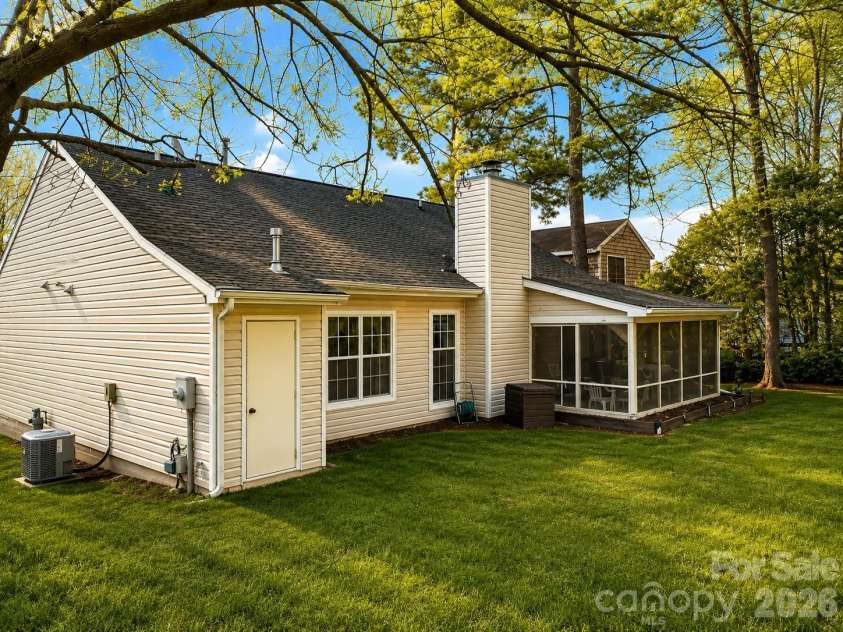10120 Rockwood Road, Charlotte, NC 28215.  MLS# CAR4352253, YatesRealty ID 15103. 