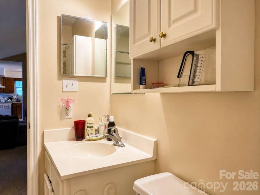 10120 Rockwood Road, Charlotte, NC 28215.  MLS# CAR4352253, YatesRealty ID 15103. 