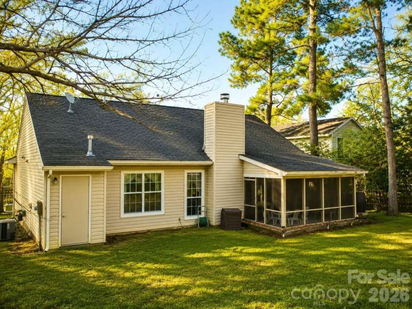 10120 Rockwood Road, Charlotte, NC 28215.  MLS# CAR4352253, YatesRealty ID 15103. 