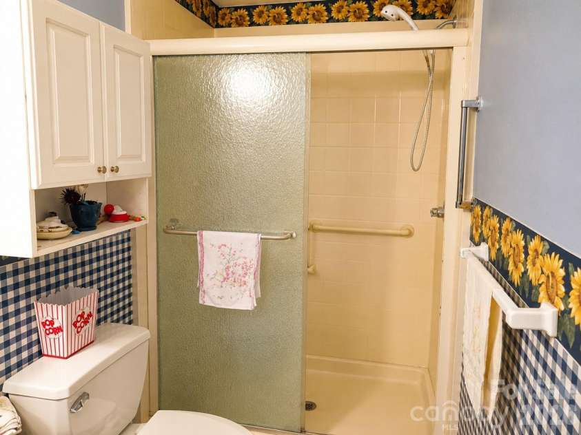 10120 Rockwood Road, Charlotte, NC 28215.  MLS# CAR4352253, YatesRealty ID 15103. 